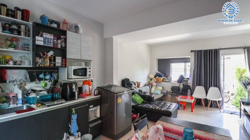 *****ทาวน์เฮ้าส์มือสองย่านนนทบุรี ม.อินดี้ บางใหญ่2 บนเนื้อที่ 18.1 ตร.ว. ฟังก์ชัน 2 ห้องนอน 3 ห้องน้ำ 2 ที่จอดรถ บ้านใหม่ สภาพดี  เพียง 700 ม.ก็ถึงถ.กาญจนาภิเษก ใกล้เซ็นทรัลเวสต์เกต และรถไฟฟ้าสายสีม่วง "สถานีตลาดบางใหญ่"